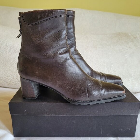 Stuart Weitzman brown leather booties, size 5.5B, in good condition. - Picture 2 of 3
